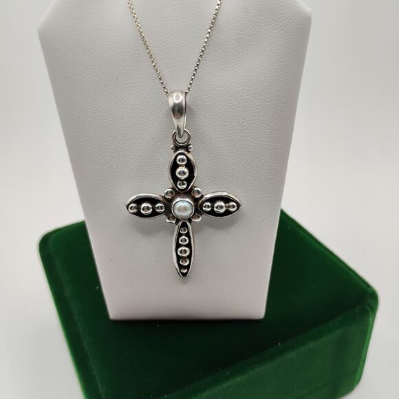 Silpada Pearl Set Cross on 20-Inch Box Chain - Picture 5 of 5